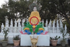 Shakyamuni Buddha and the host of Bodhisattvas